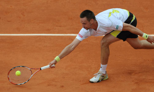 SENSASJONELL SEIER: Robin S�derling s�rget for en tennisbombe da han slo ut verdenseneren. Foto: AFP