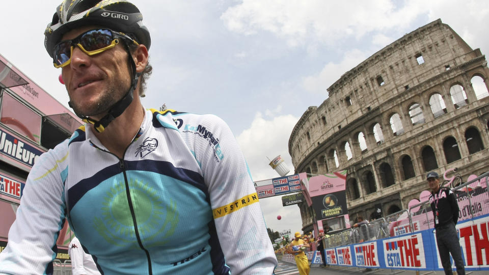 GLAD PAPPA: 37-�rige Lance Armstrong fikk sitt fjerde barn da Max ble f�dt i g�r. Her fra Giro d'Italia i mai. Foto: SCANPIX/AP/Alessandro Trovati