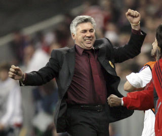 KAKA-SJEF: Carlo Ancelotti er Chelsea nye trener, og kjenner Kaka godt etter mange �r sammen i Milan. Foto: AP/Luca Bruno