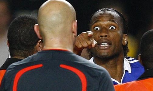 ANGRER: Drogba innser at oppf�rselen mot �vreb� og banningen og skrikingen i et TV-kamera ikke h�rer hjemme p� en fotballbane. Derfor er han forberedt p� � ta den straffen han fortjener. Foto: Eddie Keogh, Reuters/Scanpix