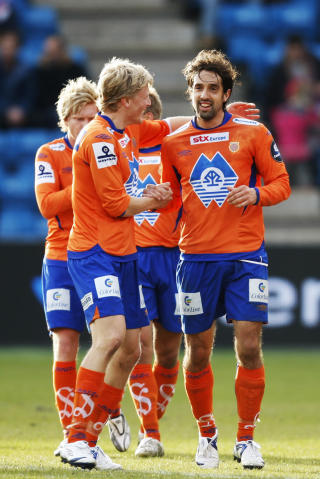 KJAPP SCORING: Peter Kopteff hadde bare v�rt p� banen i to minutter da han utliknet for AaFK. Foto: H�kon Mosvold Larsen / SCANPIX