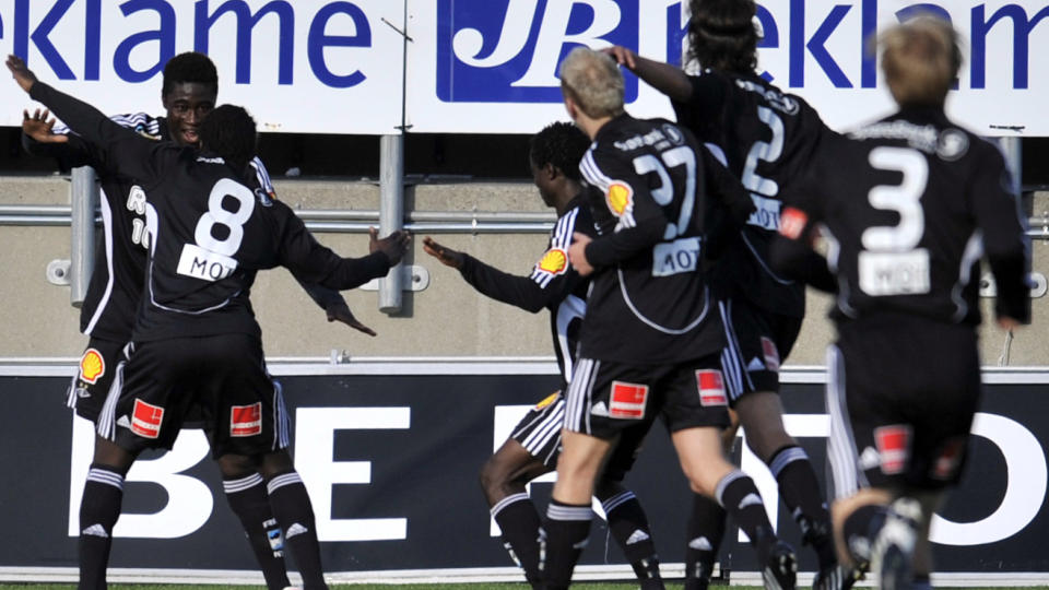 HAR BLITT M�LFARLIG: Alexander Tettey feirer ett av sine to m�l p� Aspmyra i g�r. Det legger neppe noen demper p� interessen fra utenlandske klubber som for eksempel franske Rennes.
Foto: Anders Vanderloock, Scanpix