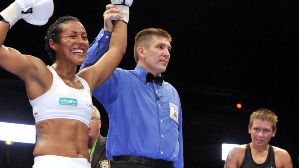 FORSVARTE VM-TITLENE: Cecilia Br�khus blir sp�dd en stor framtid i USA. Foto: Scanpix/Ap