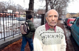 �NSKET SEG BUSSING AV INNVANDRERELEVER: I fjor uttalte leder av Ressurssenteret for pakistanske barn, Aslam Ahsan, at innvandrerbarn i Oslo b�r busses til Vestkanten. Foto: HENRIK BJ�RNSSON