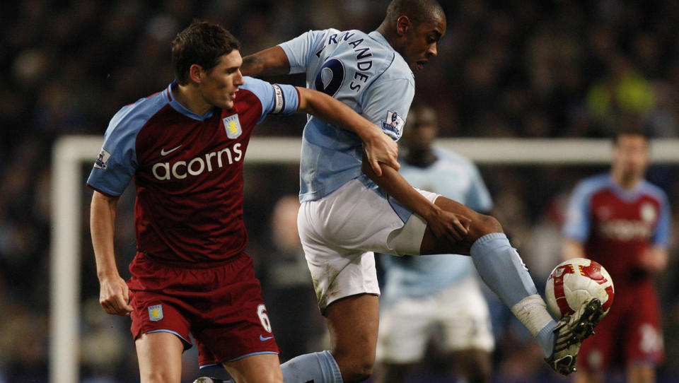 TAPTE MOT CITY I MARS: Gareth Barry er aktuell for Manchester City. Her under kampen p� i Manchester i mars. Foto: Scanpix/Ap
