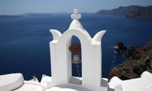 SANTORINI: Spektakulær vulkanøy, og megapopulær charterdestinasjon. Svarte sandstrender, hvitkalkede byer. Fryd for kameraet. Foto: Sakis Mitrolidis/Scanpix SANTORINI: Spektakulær vulkanøy, og megapopulær charterdestinasjon. Svarte sandstrender, hvitkalkede byer. Fryd for kameraet. Foto: Sakis Mitrolidis/Scanpix
