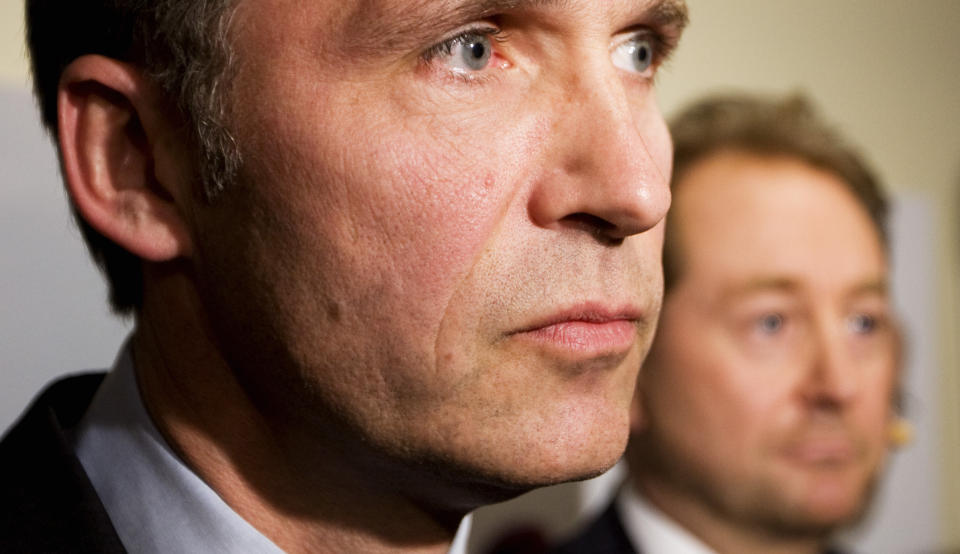OSLO 20090402:
Statsminister Jens Stoltenberg (tv) og Kjell Inge R�kke  var tilstede torsdag under Aker-dagen som var tilrettelagt for unge talenter og pionerer.
Foto: H�kon Mosvold Larsen / SCANPIX .