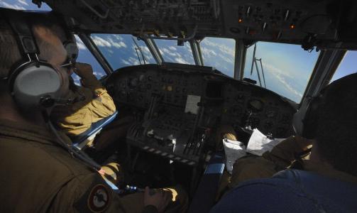 BEKREFTET:  Det er n� klart at flyrestene som er funnet i Atlanterhavet stammer fra det savnede Air France-flyet. Her flyr piloter en Breguet Atlantique i letingen etter mer av flyet. Foto: REUTERS/ECPAD/French Defense Ministry
