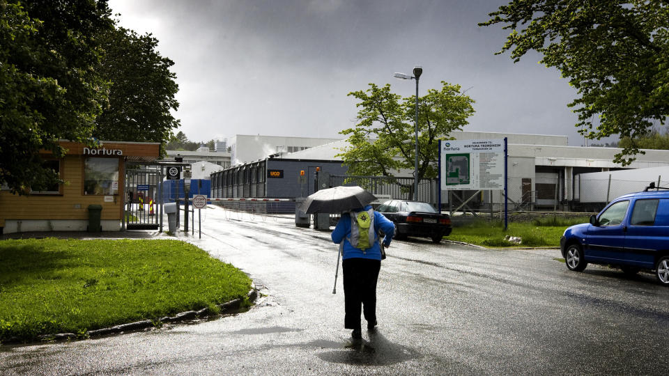 KUTTER KRAFTIG:
Nortura varsler inntil 2.000 f�rre ansatte, f�rre fabrikker og f�rre produkter etter et rekordtap p� 244 millioner kroner i f�rste tertial. Her fra Norges st�rste kj�ttkonsern Nortura p� Tunga i Trondheim.
Foto:  Gorm Kallestad  / SCANPIX .