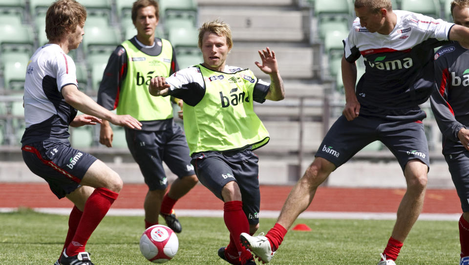 BEKYMRET: Brede Hangeland (t.h) forlot Tippeligaen i 2005. Han mener niv�et ikke er blitt bedre siden den gangen. Foto: Cornelius Poppe / SCANPIX