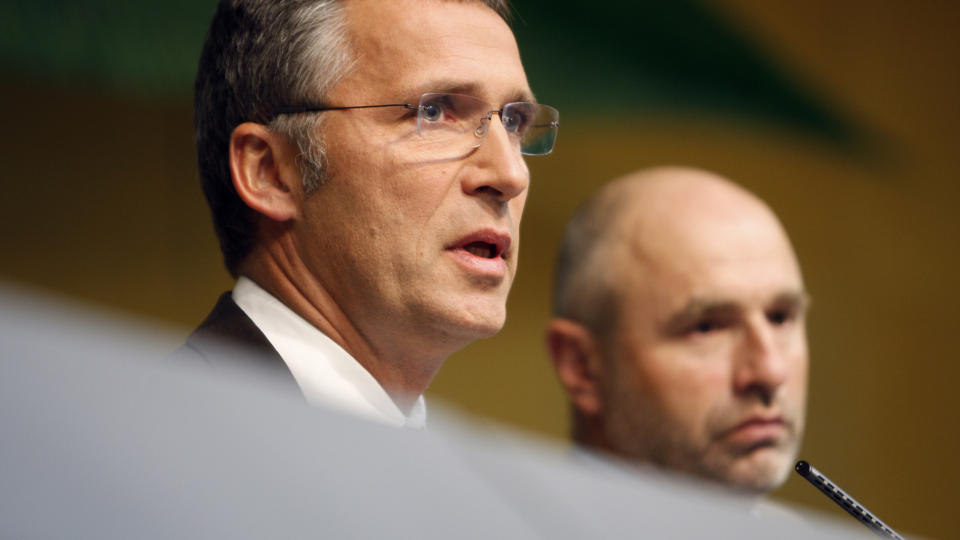 FORN�YD: Statsminister Jens Stoltenberg (t.v.) og arbeids- og inkluderingsminister Dag Terje Andersen fikk ikke gjennomslag for sitt pensjonsutspill. 
Foto: Morten Holm / SCANPIX