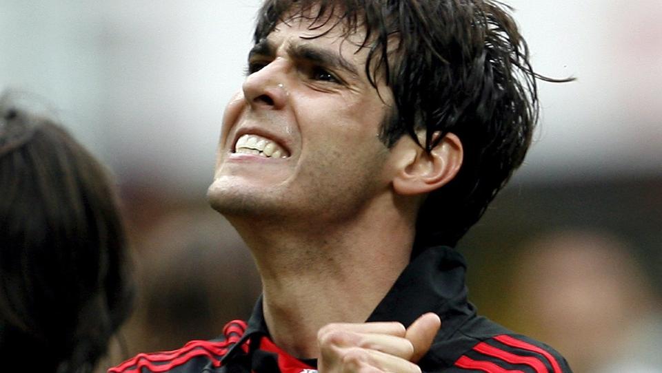REDDER MILAN-�KONOMIEN: Alt tyder p� at Kaka blir solgt til Real Madrid over helgen. Foto: EPA/DANIEL DAL ZENNARO