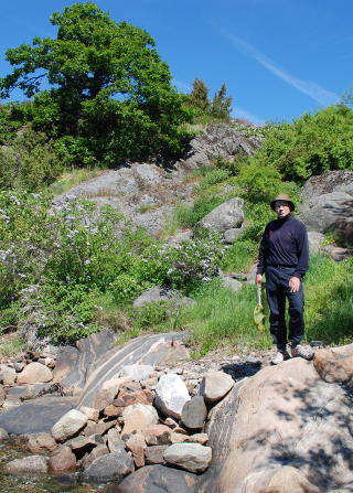UTROLIG OPPTUR: Roald Bengtson i klippebl�vingens leveomr�de i Tvedestrand. Foto: Christian Steel/SABIMA