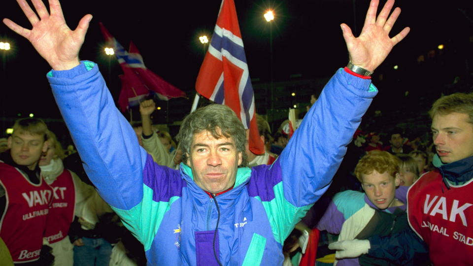 TRIUMF I F�RSTE FORS�K: Egil Drillo Olsen f�rte Norge til en 6-1-seier mot Kamerun i sin f�rste landskamp, 31. oktober 1990. Der startet eventyret. Foto: OLE C.H. THOMASSEN