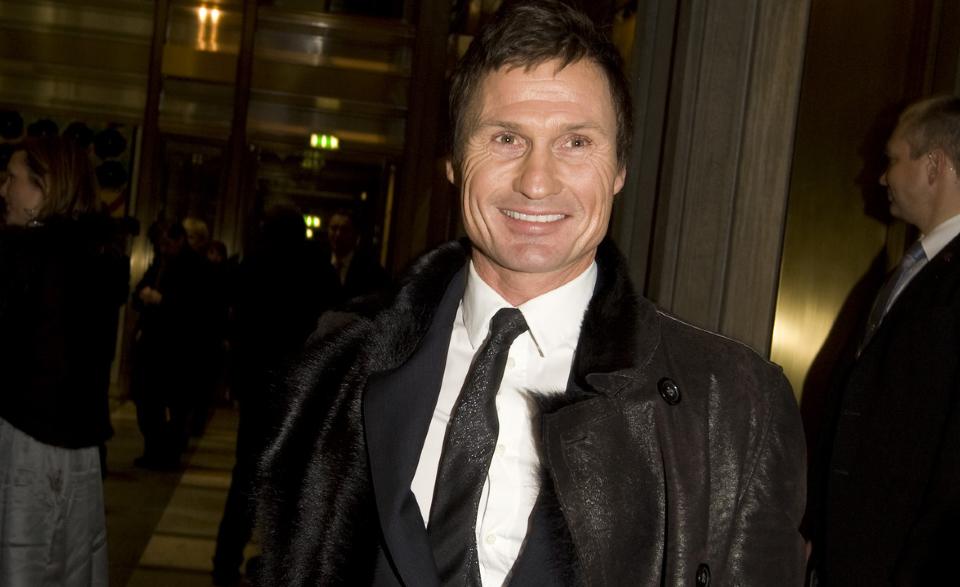 OSLO 20090212:
En smilende Petter Stordalen p� vei inn for � h�re sentralbanksjefens �rstale i Speilhallen i Norges Bank torsdag kveld. 
Foto: Terje Bendiksby / SCANPIX
