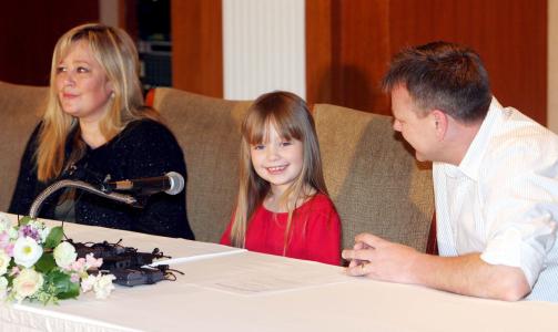 FOR UNG TIL PLATEKONTRAKT: Men ikke til � v�re p� tv: Sangeren Connie Talbot, her p� en pressekonferanse i S�r-Korea i fjor, sang seg til finalen for to �r siden. Foto: Scanpix