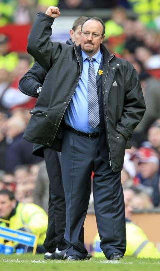POTENSIELT LAMMENDE: Liverpool-manager Rafa Benitez kan blant annet f� merke manglende handlingsrom n�r han er ute for � styrke klubben med spillerkj�p i sommer. Foto: SCANPIX/EPA/MAGI HAROUN