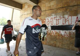 GARANTERT: John Carew starter mot Makedonia om ikke det skjer noe ekstremt p� hotellet i natt.
Foto: Erlend Aas / SCANPIX