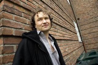 HEKTISK HJEMME: Mathias Eckhoff er snart far til fire.