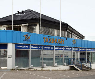 TYNGET BEDRIFT: Stavanger Taxi, som har base i Taxihuset p� Hillev�g, gjennomg�r en traurig periode i forbindelse med taxivoldtektene; de aller fleste av eller alle voldtektene skal ha foreg�tt i deres biler. Foto: ALF OVE HANSEN