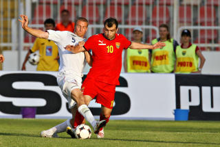 SKJELTE UT PANDEV: Brede Hangeland hadde alt annet enn godord � komme med om Makedonias stjernespiller Goran Pandev.Foto: Arnt E. Folvik/Dagbladet
