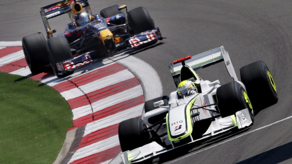 MONSTERBILEN: Jenson Button virker utiln�rmelig i �rets formel 1-VM. Briten vant i dag sin sjette seier for sesongen av sju mulige. Sebastian Vettel og co. jakter forgjeves.Foto: SCANPIX/EPA/KERIM OKTEN