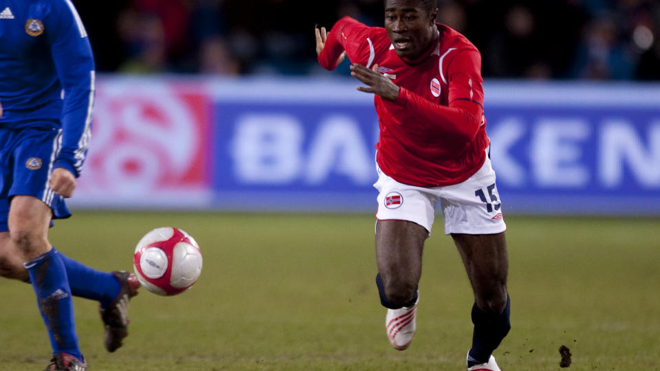AKTUELL FRA START? Drillo henter inn Alexander Tettey, en spiller i godt slag. Her under privatlandskampen mot Finland p� Ullevaal Stadion. Foto: 
Foto: Cornelius Poppe  / SCANPIX