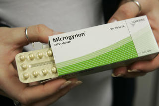 EN KVINNES RYKTE: Med p-pillens inntog ble Beate mer opptatt av at jentene som skrev inn skulle sikre sitt gode navn og rykte. 
Foto: Heiko Junge / SCANPIX .