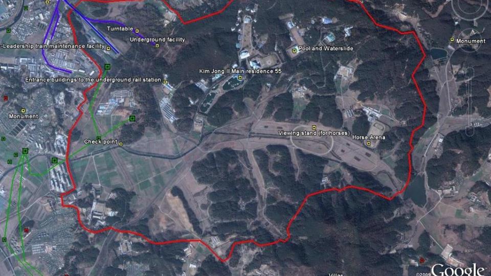 ELITEOMR�DENE: Konstrasten er stor mellom Kim Jong-ils enorme eiendommer og landets mange landsbyer som har verken elektrisitet eller ordentlige veier.