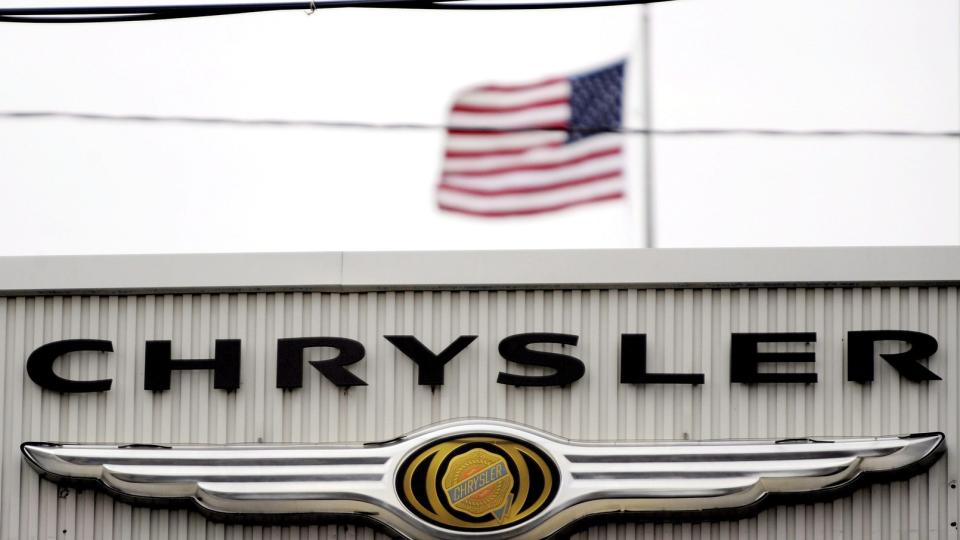 �PNER FOR SALG: Amerikansk h�yesterett har godkjent at bilfabrikanten Chrysler kan selges til italienske Fiat. Foto: EPA/SCANPIX