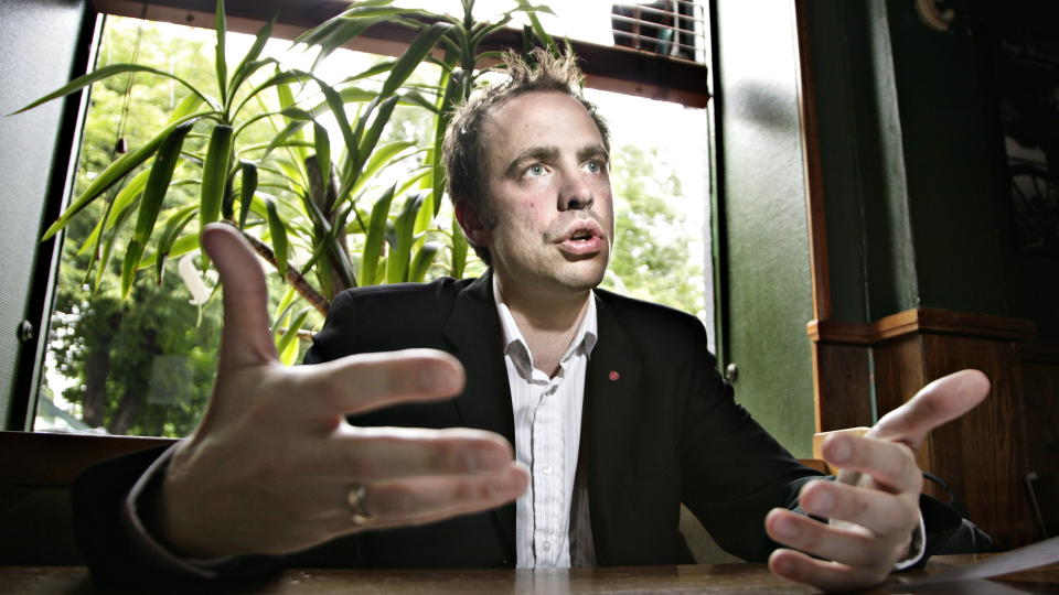 UT MOT RAJA:Arild Stokkan-Grande er for statsborgertest, men mener et troskapsl�fte fra nye statsborgere langt fra er en garanti mot at innvandrere vil gj�re noe galt. Foto: Truls Brekke