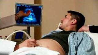 ALT NORMALT: Thomas Beatie har f�dt to helt normale barn. Foto: STELLA PICTURES