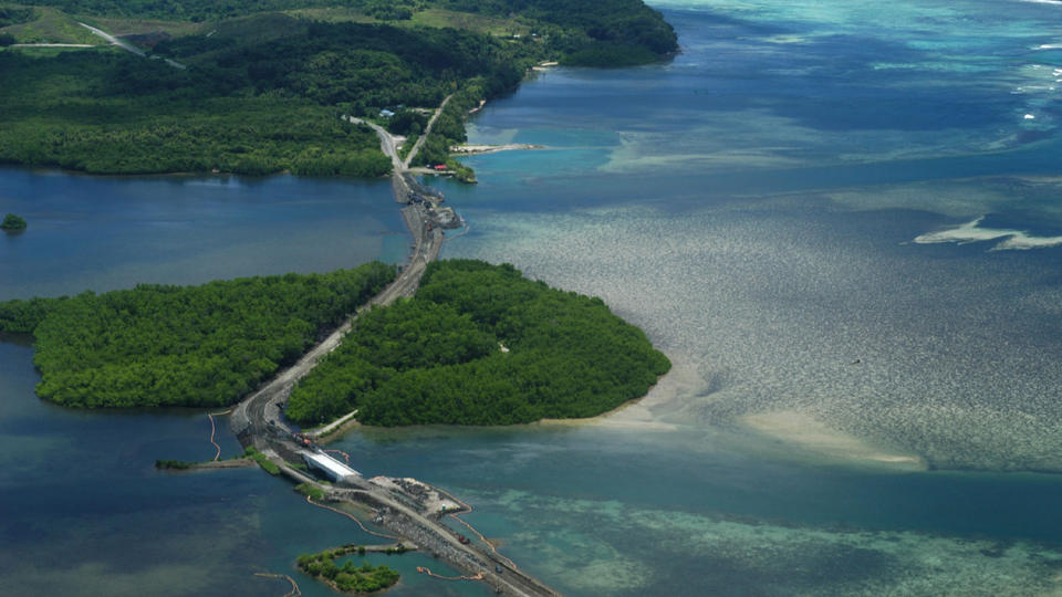 TAR IMOT FANGER: Stillehavs�yriket Palau. Foto: AP Photo/ Army Corps of Engineers/Scanpix