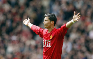 FIKK VILJEN SIN: United skriver at Ronaldo ville til Real da budet kom. Foto: AP/Jon Super