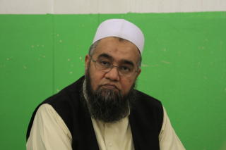 SIKTET: Imam Ghulam Nabi (51) benekter � ha sl�tt barn ved koranskolen. Foto: Terje L�chen