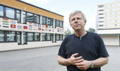 �NSKER TILSYN: Rektor Jan Moen ved Fjell skole gikk til politiet med voldsanklagene for syv �r siden. N� �nsker han at fylkesmannen f�r fullmakt til � drive tilsyn med de mange koranskolene. Foto: Bj�rn Langsem / Dagbladet