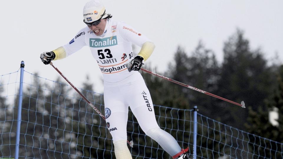 VELGER BORT TOUREN: Charlotte Kalla dropper en av �rets mest anstrengende uker, for � st� bedre rustet til OL. Foto: EPA/PETRI PUROMIES