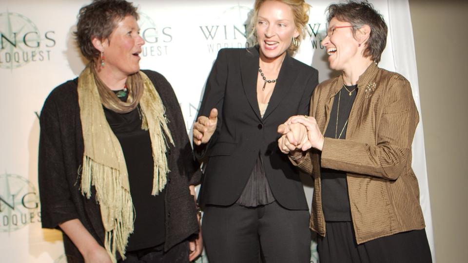 SKAL SAMARBEIDE: Uma Thurman har sagt ja til � bist� Liv Arnesen (t.v.) og Ann Bancroft i arbeidet for � formidle forskningsresultater, noe som skal gj�res ved � sende seks milj�engasjerte kvinner til Sydpolen med Arnesen. Arnesen selv synes ikke det er s� farlig om de seks ikke er s� flinke til � g� p� ski, s� lenge engasjementet er der. Foto: Wings World Quest