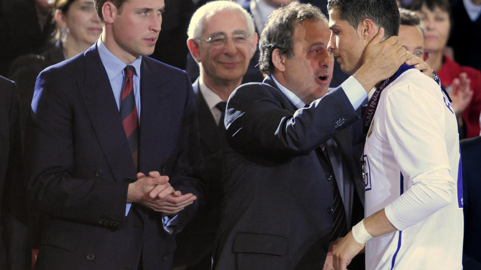MANER TIL FORNUFT: Uefa-president Michel Platini vil rydde opp i overgangsmarkedet etter at Cristiano Ronaldo p� det n�rmeste er klar for Real Madrid for over 800 millioner kroner.Foto: SCANPIX/AP Photo/Manu Fernandez