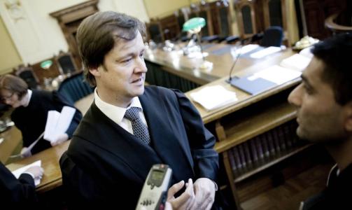 BEGJ�RER L�SLATELSE: John Christian Elden mener Bhatti har oversonet. Foto: Sveinung Uddu Ystad