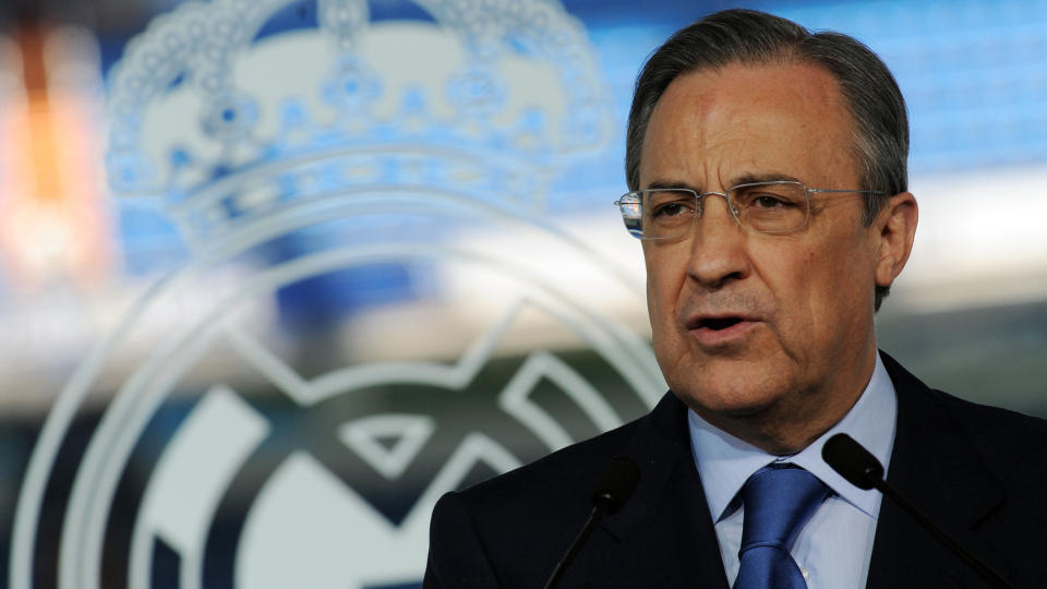 TROR P� �KT INNTJENING: Milliardutlegg til tross - Real Madrids president Florentino Perez, tror klubben bare vil �ke i verdi.Foto: SCANPIX/AFP PHOTO/JAVIER SORIANO.