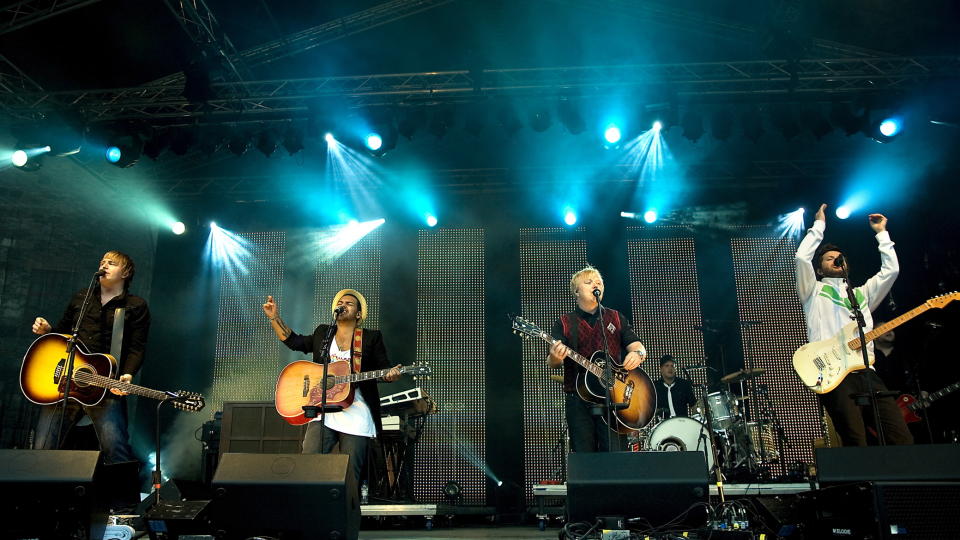 ALBUM NUMMER TO: Og ogs� denne gang er det en konsertinnspilling Askil Holm, Alejandro Fuentes, Kurt Nilsen og Espen Lind byr p�. Foto: ANDERS GR�NNEBERG