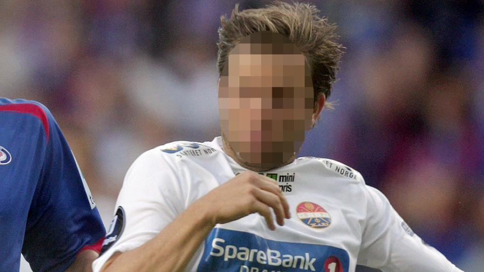TILTALT: Den tidligere Str�msgodset-spilleren st�r tiltalt etter straffelovens paragraf 196, 200 og 201 n�r han m�ter i retten mandag. Han skal ha hatt seksuell omgang med jente p� 14. Foto: SCANPIX