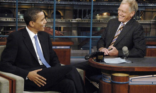 - D�RLIG SP�K: Innr�mmer David Letterman. Men en unnskyldning kan Palin - ikke overraskende - se langt etter. Her med Barack Obama i h�st. Foto: Scanpix.