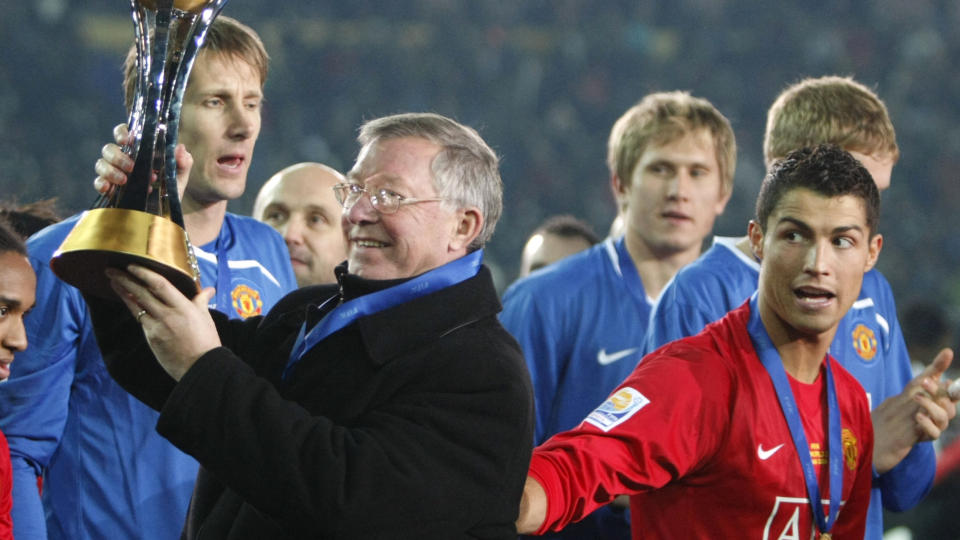 VILLE BORT: Alex Ferguson medgir at Cristiano Ronaldo ville forsvunnet f�r eller seinere uansett, og mener det var godt gjort av United � holde p� ham helt til i sommer. N� fortsetter Ferguson jakten p� trof�er uten portugiseren, men med en feit lommebok. Foto: Toru Hanai, Reuters/Scanpix
