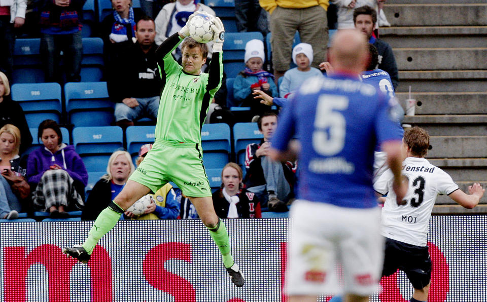 0-1: Stab�ks keeper Jon Knudsen i aksjon under eliteseriekampen i fotball mellom V�lerenga og Stab�k p� Ullevaal stadion i Oslo i kveld. 
Foto: Stian Lysberg Solum / SCANPIX