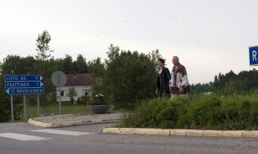 BLE FUNNET HER: I et skogholt i landsbyen Vahto, i n�rheten av byen Turku, ble 26-�ringen funnet kald og i sjokk sent om kvelden 12. juni. Kvinnen er datteren til en av finlands rikeste personer - Hanna Nurminen. Hun skal ha betalt flere titalls millioner for at datteren skulle slippe fri. Foto: EPA/SCANPIX