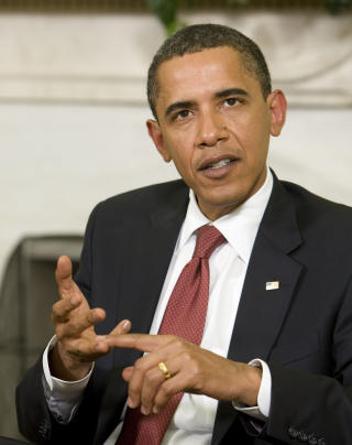 - DYPT FORSTYRRET AV VOLDEN: President Obama kommenterte i natt situasjonen i Iran for f�rst gang, under et m�te med italias president Silvio Berlusconi i Det hvite hus. Foto: SCANPIX/REUTERS/Larry Downing