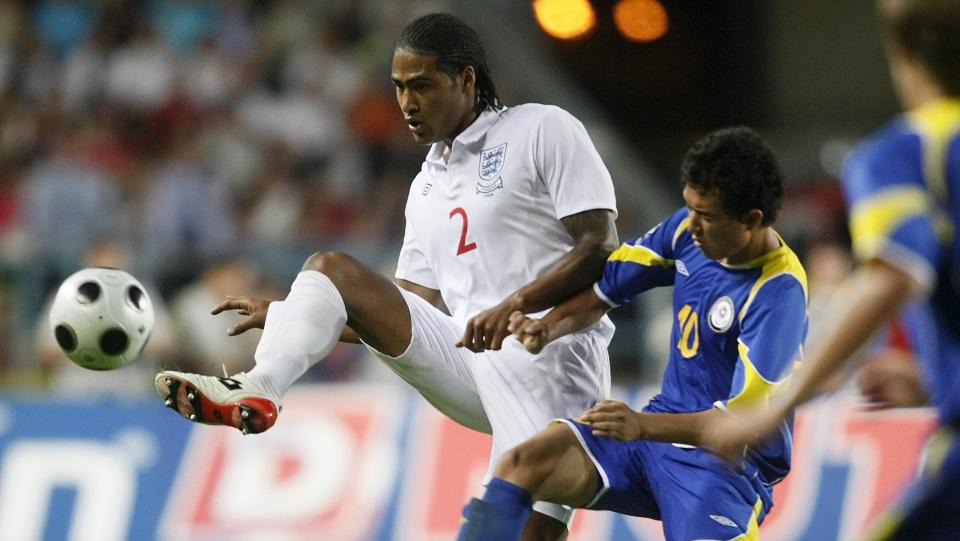 DYR FORSVARSSPILLER: Liverpool er villige til � betale 195 millioner kroner for landslagsspiller Glen Johnson. Foto: EPA