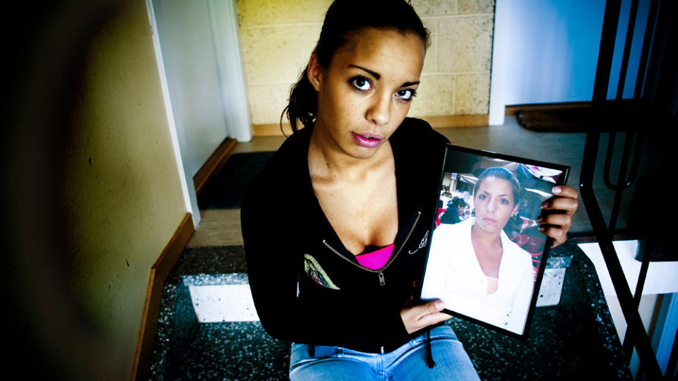VENTER P� S�STEREN: Mens Madeleine Rodriguez sitter fengslet i Bolivia, sitter tvillings�steren Nikita hjemme i Fredrikstad, delvis med ansvaret for s�sterens lille datter. Foto: THOMAS RASMUS SKAUG